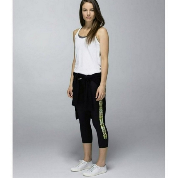 lululemon athletica Pants - 🌟3 For $15 SALE🌟Lululemon Athletica Wunder Under Tribal Full On Luon Leggings
